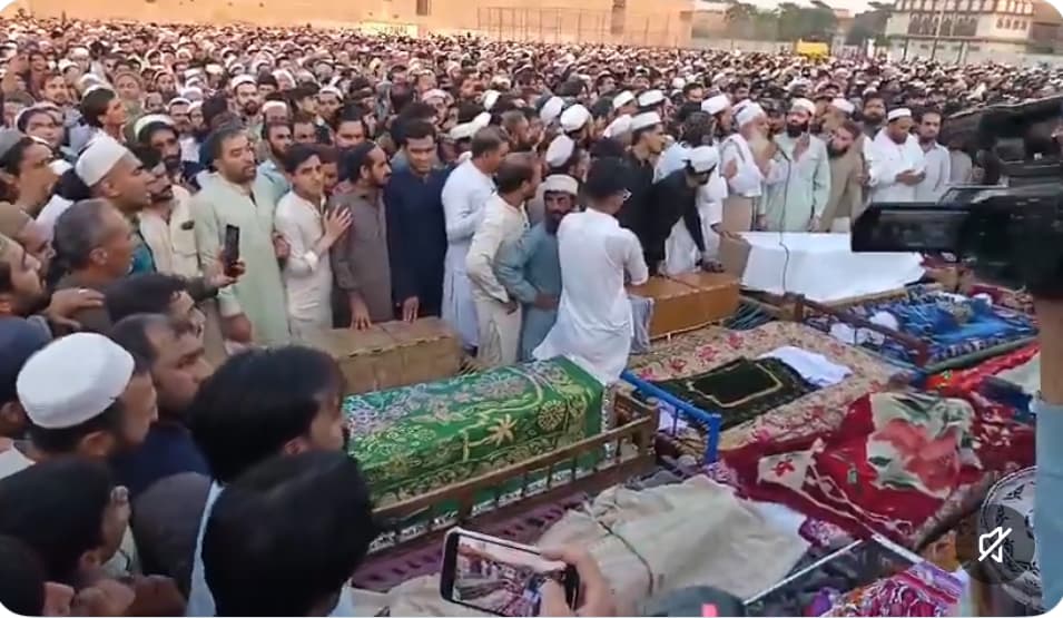 پېښور کې ۳۰ ماشومان او یوه استاذه د حکومتي غفلت قرباني شول